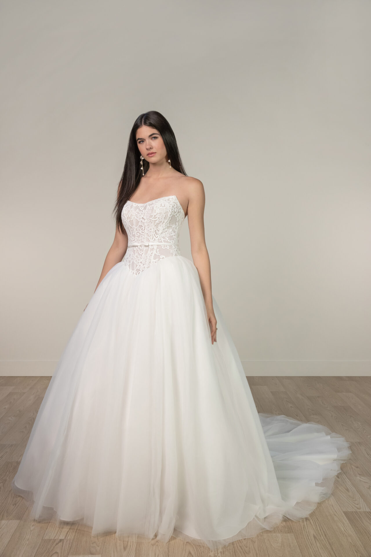 SY8189 by Stella York