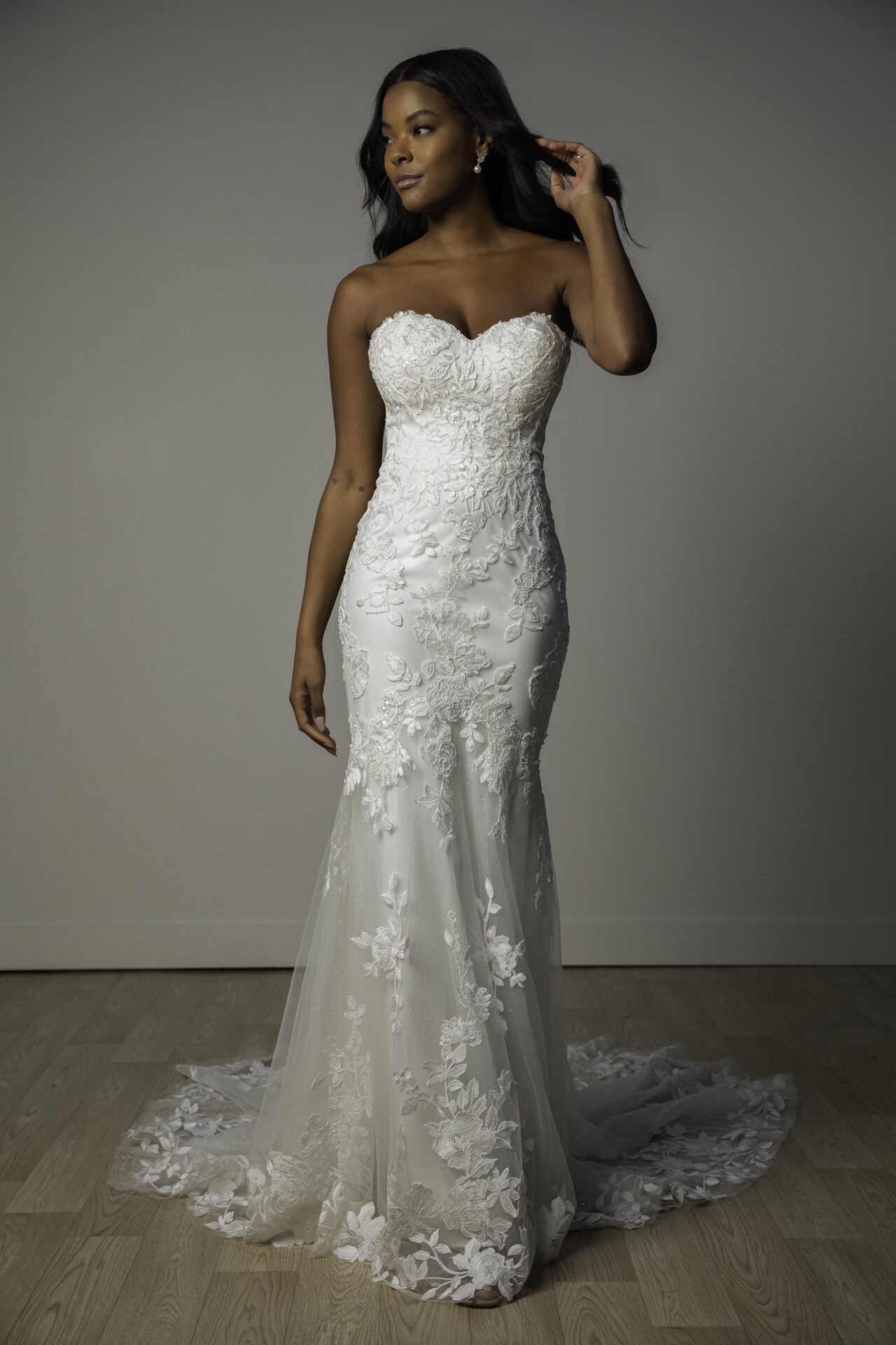 SY8332 by Stella York